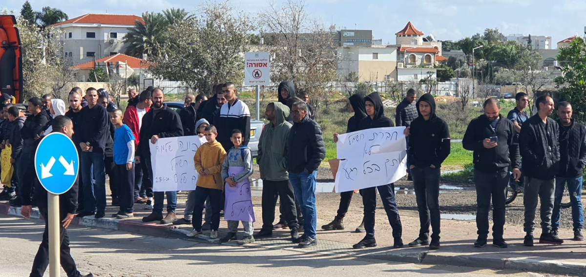 فيديو: تظاهرة لأهالي حي شنير باللد احتجاجاً على استمرار قطع الكهرباء 