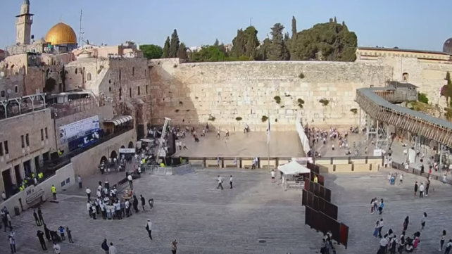 الشرطة الإسرائيلية توافق على إعادة "مسيرة الأعلام" في القدس 