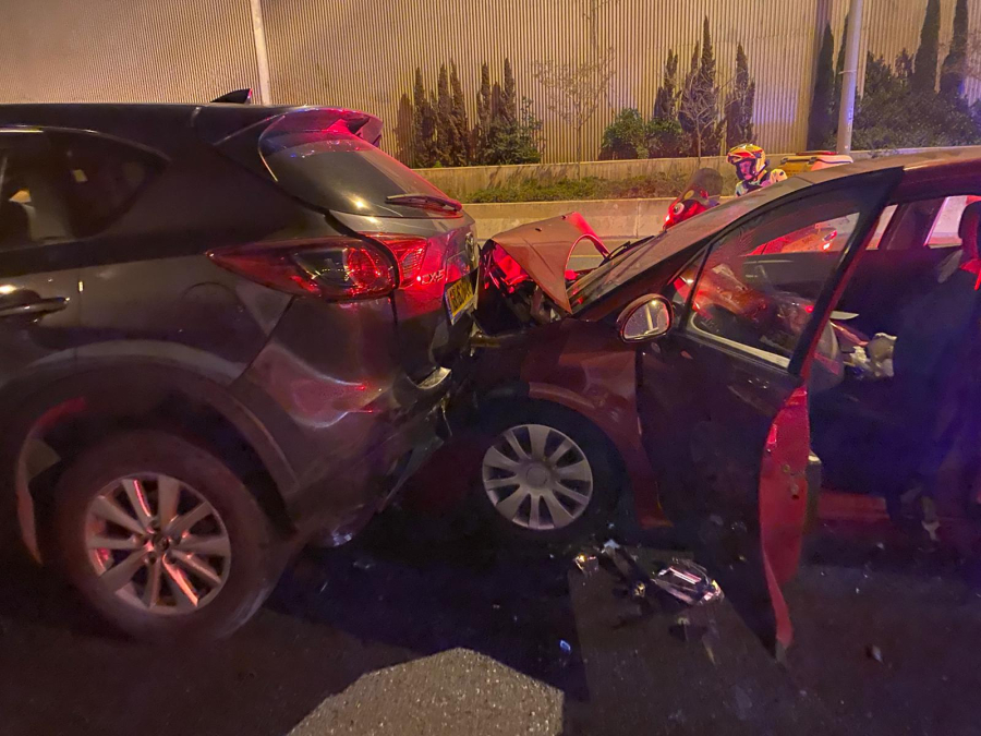 اصابة متوسطة بحادث طرق بين مركبتين قرب يافا 