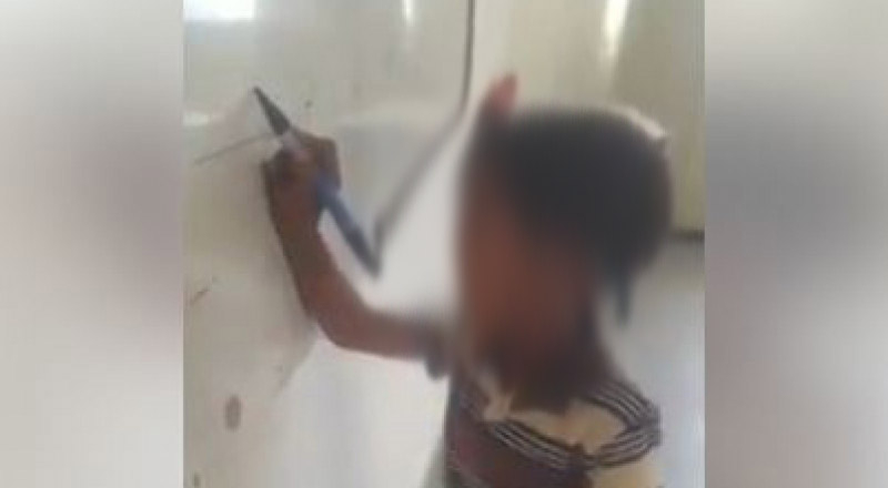  بيان توضيحي بشأن الفيديو الذي انتشر لمعلمة تُعنف أحد الطلاب بالنقب 