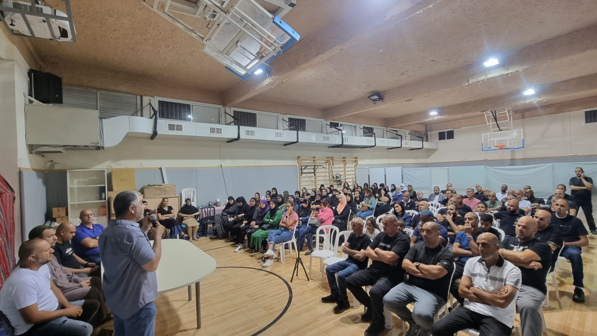  لجنة أولياء الأمور في مدرسة يافا الشاملة تعقد اجتماعاً بحضور الأهالي