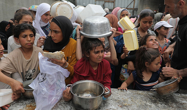 خطة إسرائيلية جديدة لتوزيع المساعدات الإنسانية بغزة