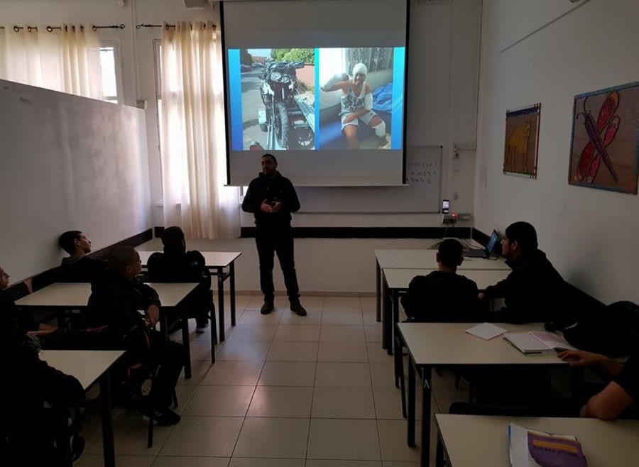 يافا: الثانوية التكنولوجية تستضيف الناشط زهدي زبدة بمحاضرات الأمان على الطرق