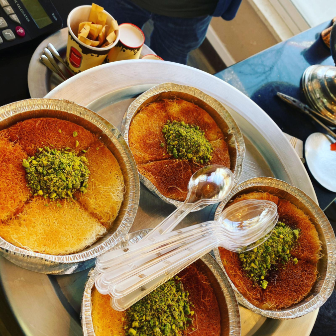 مبروك: افتتاح كنافة "الجميلة" بإدارة ابراهيم خلاف وأبنائه من يافا في تل ابيب