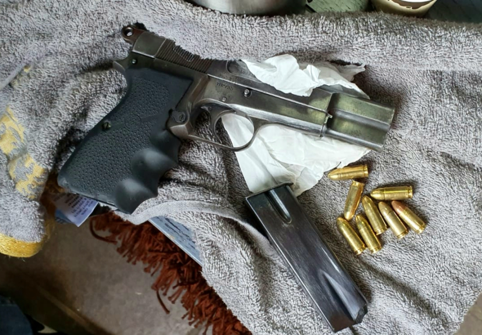 اعتقال مشتبه من يافا بحيازة سلاح وذخيرة وسموم