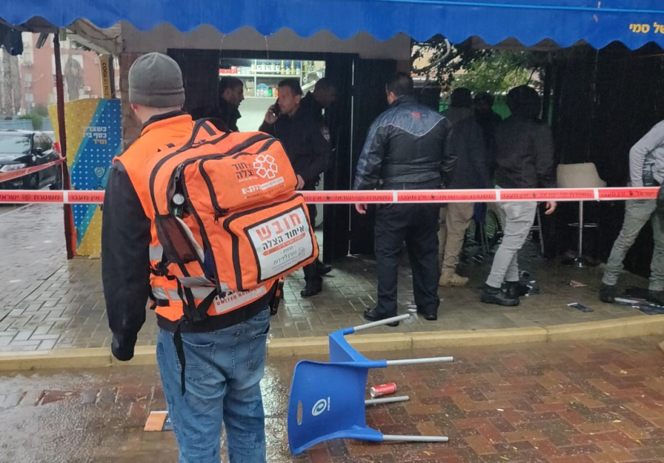  اللد: إصابة متوسطة لشاب بحادثة إطلاق نار