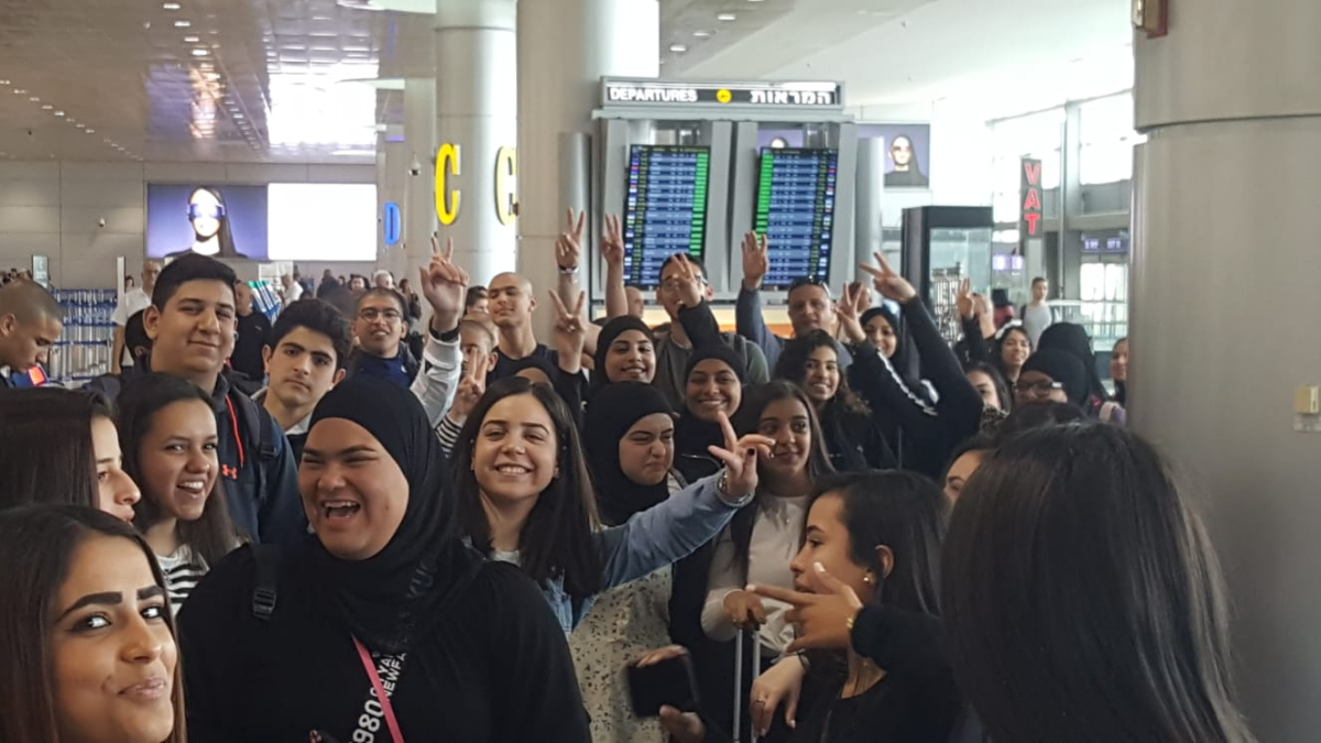 بالصور: إنطلاق بعثة طلاب اجيال الثانوية إلى الصين في رحلة تعليمية 