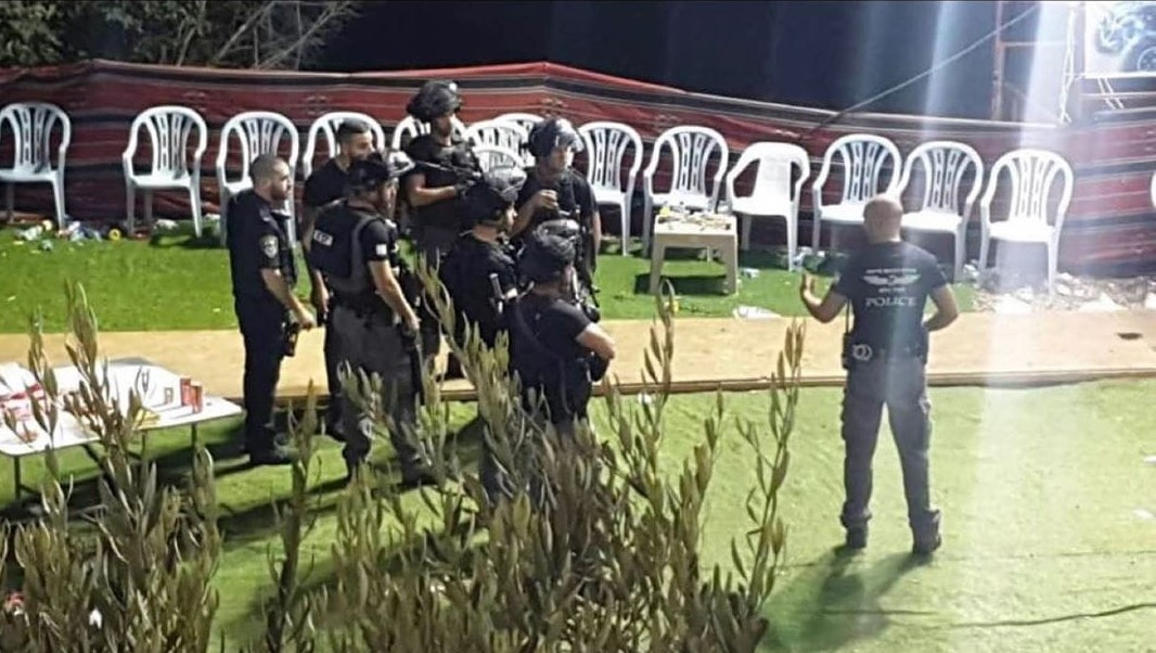 منتصف الليل: مصرع شاب وشابّة وإصابة خطرة بإطلاق نار في بسمة طبعون