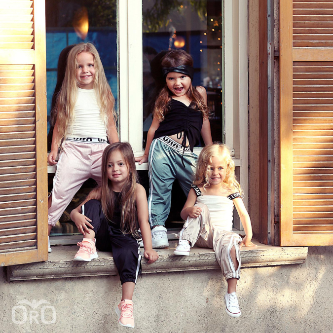  الرملة: تشكيلة واسعة من الملابس الصيفية للأطفال في بوتيك Top Brands  