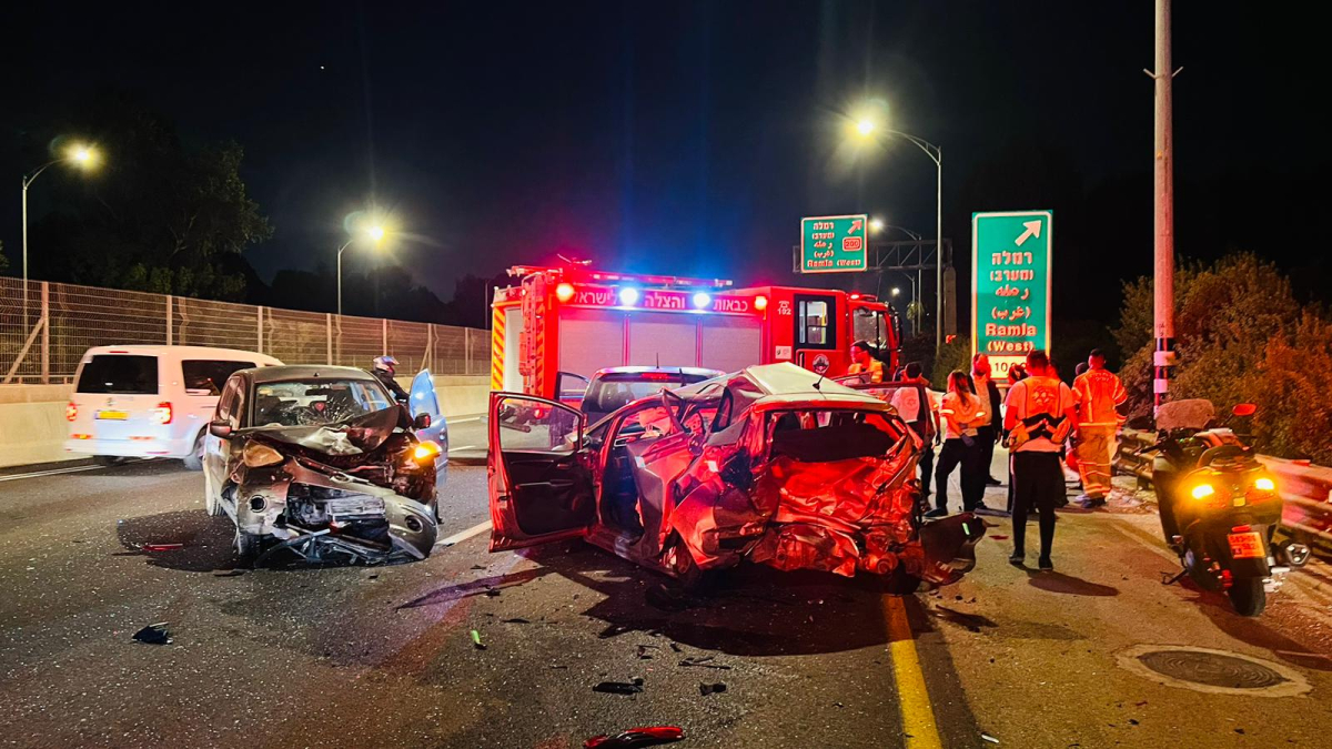  اصابة شخصين بحادث طرق متسلسل قرب الرملة