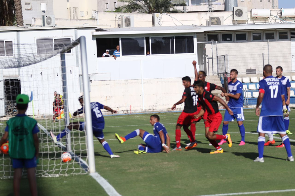 صور: خسارة مدوية لابناء اللد في افتتاح الدوري الممتاز