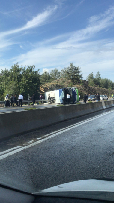 مصرع شخصين و43 إصابة بينها خطيرة بانقلاب حافلة ركاب قرب القدس