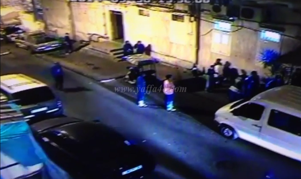  شاهد بالفيديو - قوى كبيرة من الشرطة تعتدي على عائلة الحاج احمد المغربي