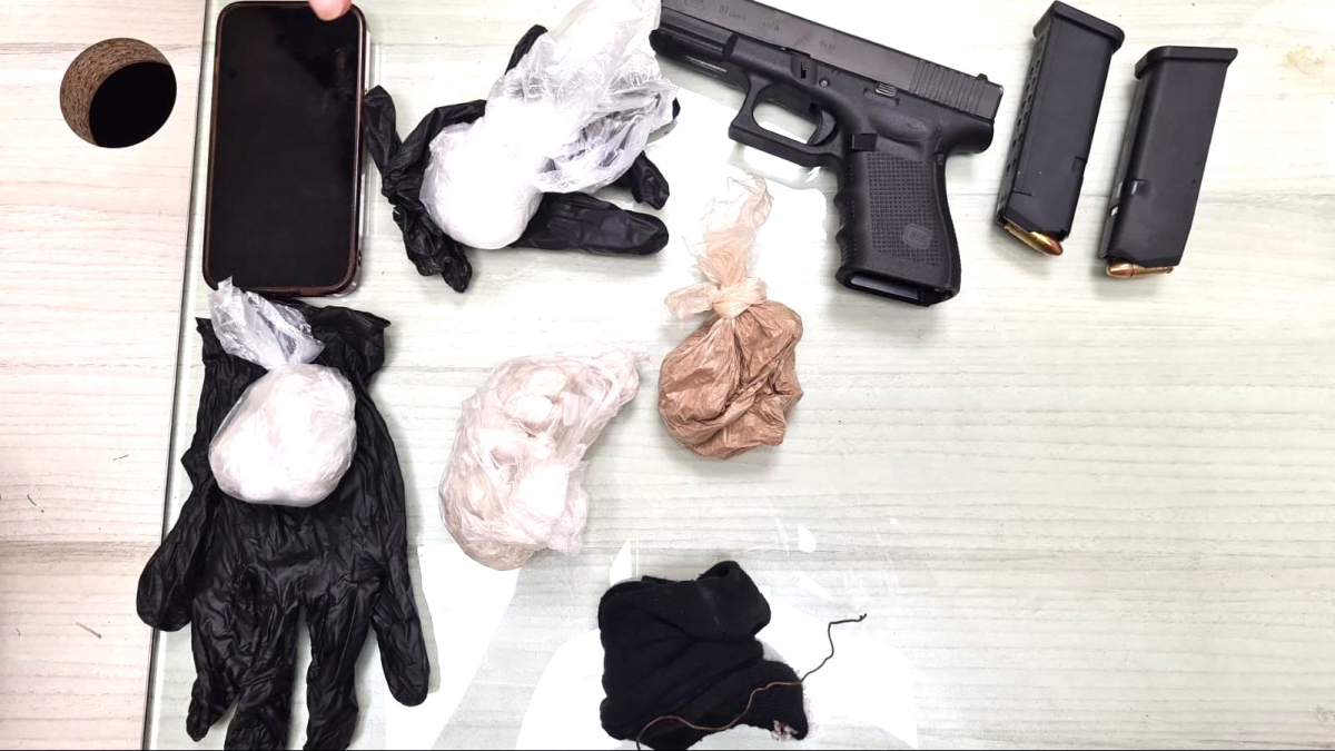 الرملة: اعتقال 3 مواطنين بشبهة حيازتهم للسلاح