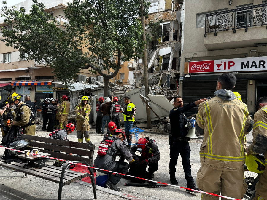 انهيار مبنى قيد الإنشاء شمال يافا وإصابة شخص