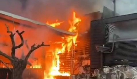 اللد: حريق اسطبل للخيول في حي "احيسيمخ" دون إصابات