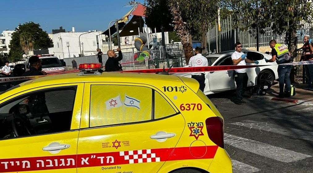 اعتقال 3 مشتبهين بجريمة قتل سيدة في الرملة وإصابة طفليها