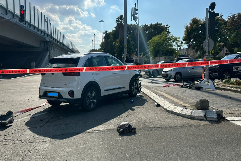 أزمة مرورية خانقة في مدخل يافا الشرقي اثر حادث طرق بين 3 مركبات