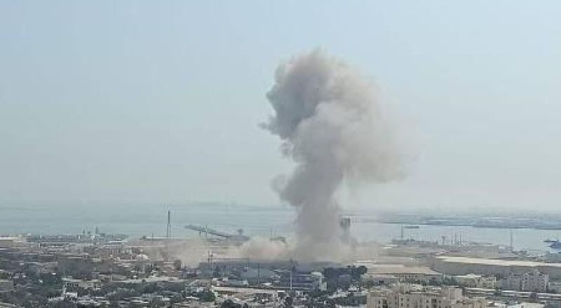 استهداف قواعد أميركية في المنطقة: انفجار هائل في أبوظبي وهجوم صاروخي على البحرين