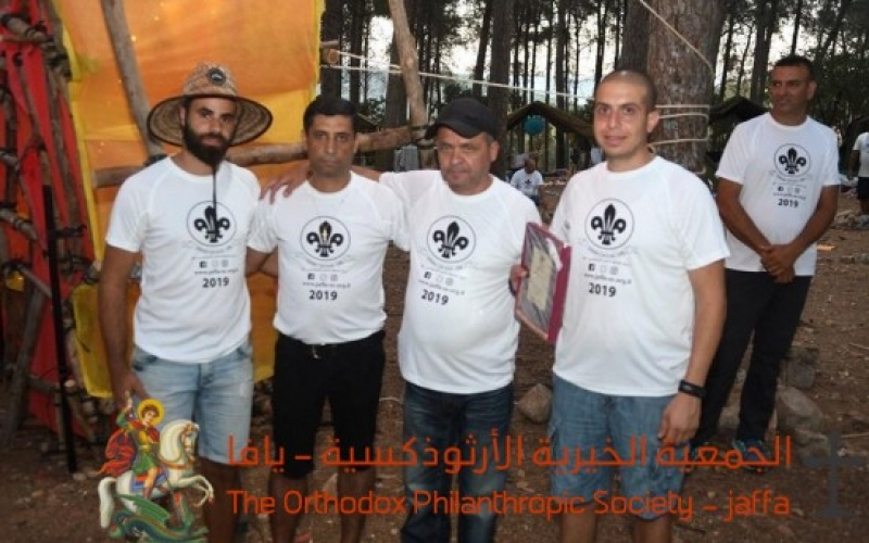 سريّة كشّاف النادي الأرثودوكسي  تكرّم حارس السرية الحاج أبو زهدي على عطائه