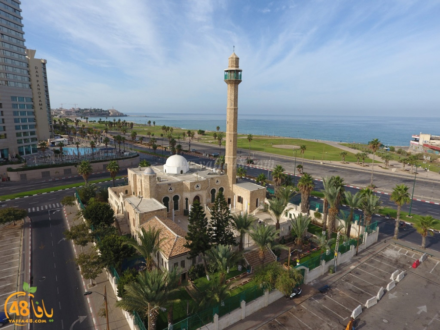 دعوة للمصلين للتبكير إلى صلاة الجمعة في مسجد حسن بيك بسب...