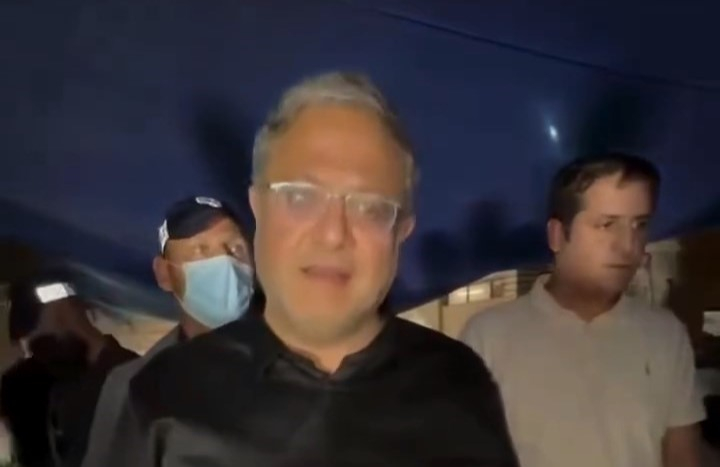 بن غفير ينشر مقطعًا يوثق مداهمات قواته في اللد والرملة ويفتخر بممارساتها