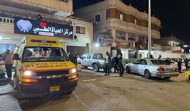 رهط: مقتل فتى وشاب و3 إصابات إثر شجار عائلي تخلله إطلاق نار