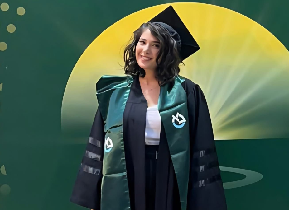 تهنئة للدكتورة ناتالي عصام منير بمناسبة حصولها على درجة الدكتوراه في كيمياء الأدوية من جامعة بار إيلان