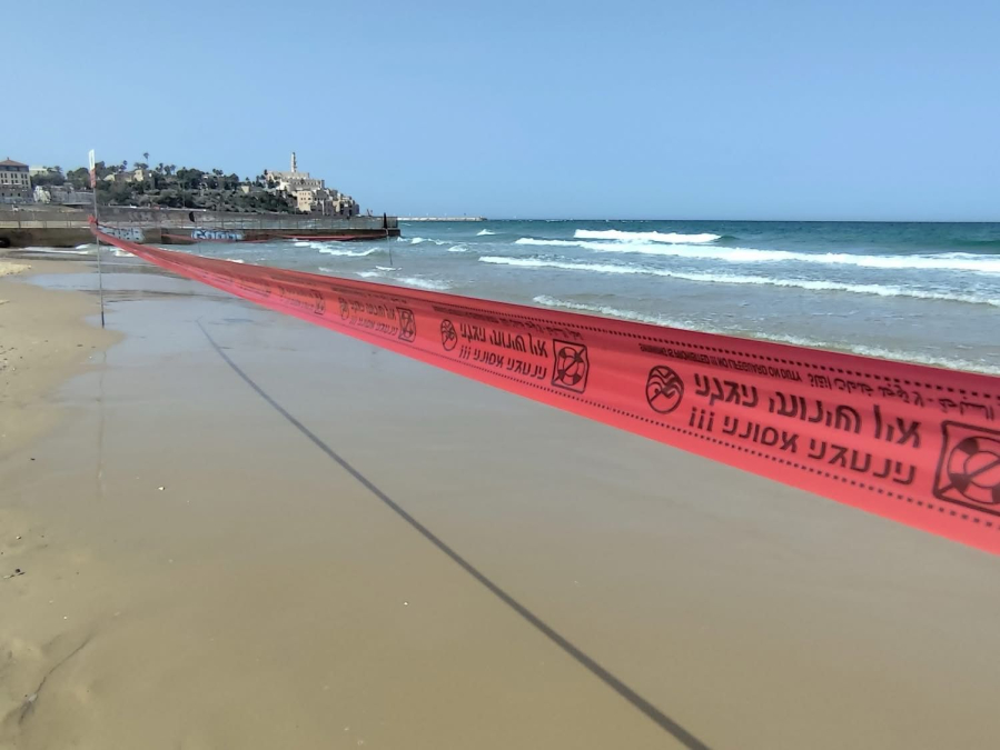 البلدية تشدد إجراءاتها على شاطئ المحمودية في يافا تحسبًا لحالات غرق جديدة