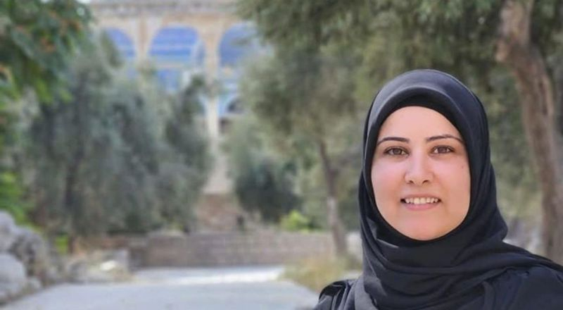 الشرطة الإسرائيلية تبعد سماح محاميد عن الأقصى وتفرض عليها الحبس المنزلي