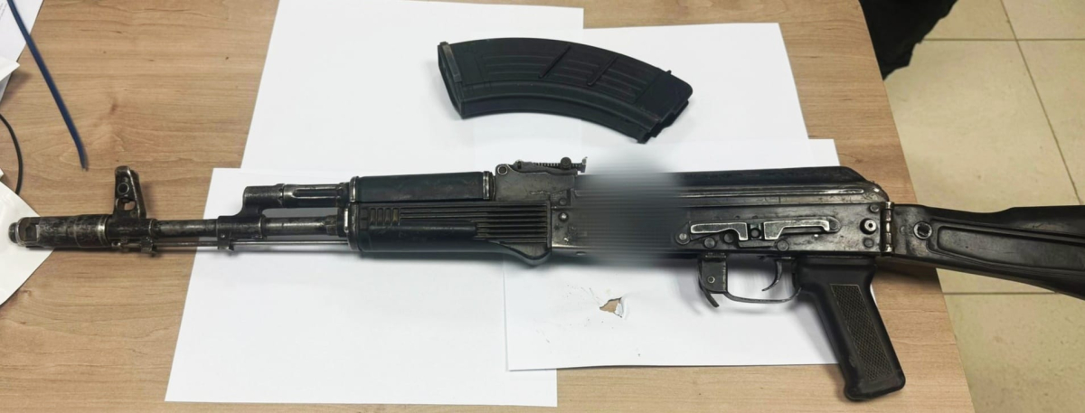 الشرطة: اعتقال شاب من الجواريش في الرملة بحوزته بندقية محشوة بالذخيرة