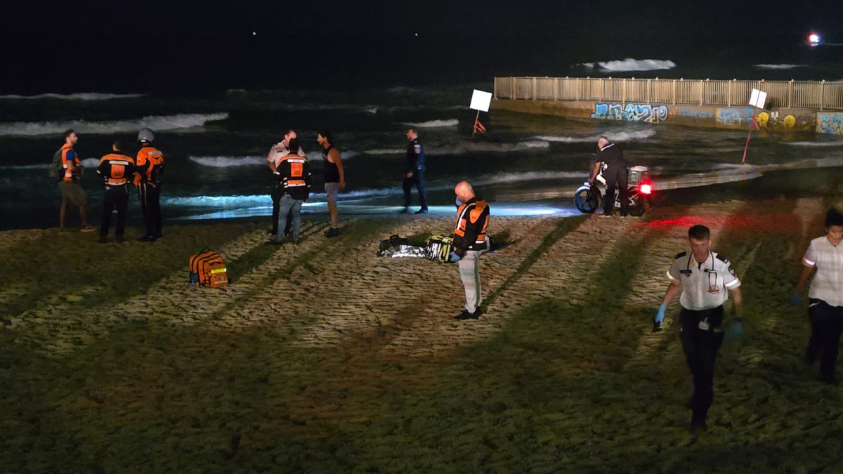 عمليات بحث واسعة عن غريق فُقدت آثاره على شاطئ المحمودية 