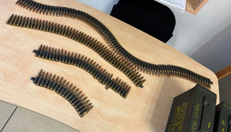 اللد: لائحة اتهام ضد قاصر أجنبي بعد ضبطه بحوزته 600 رصاصة في تل ابيب