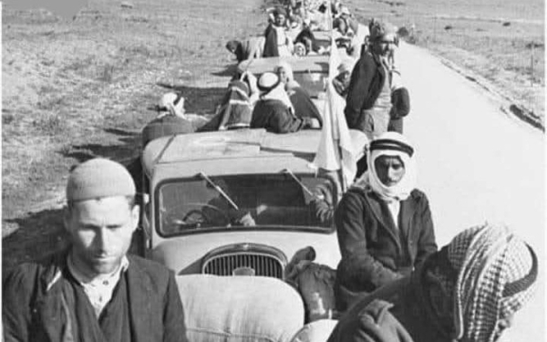 صورة نادرة توثّق لحظة هجرة الأهالي من قُرى يازور وسلمة وبيت دجن عام 1948