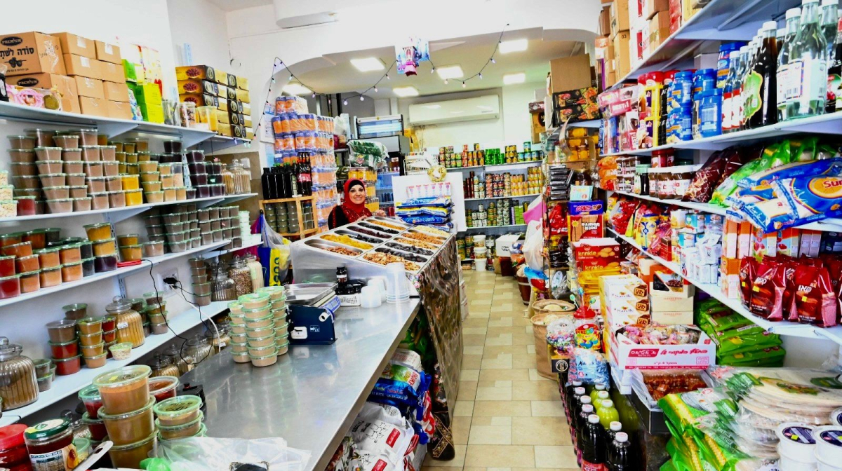 يافا: محلات الزهراء  تطلق  أكبر حملة تنزيلات بمناسبة حلو...