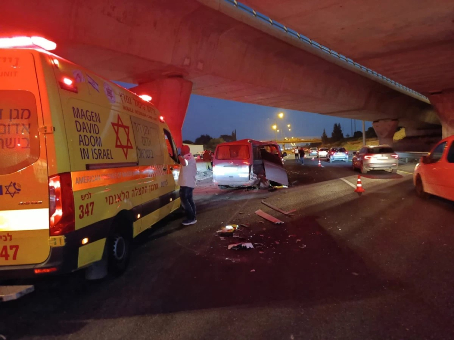 مصرع شخص واصابة 5 آخرين بحادث طرق على شارع 6 في منطقة المركز