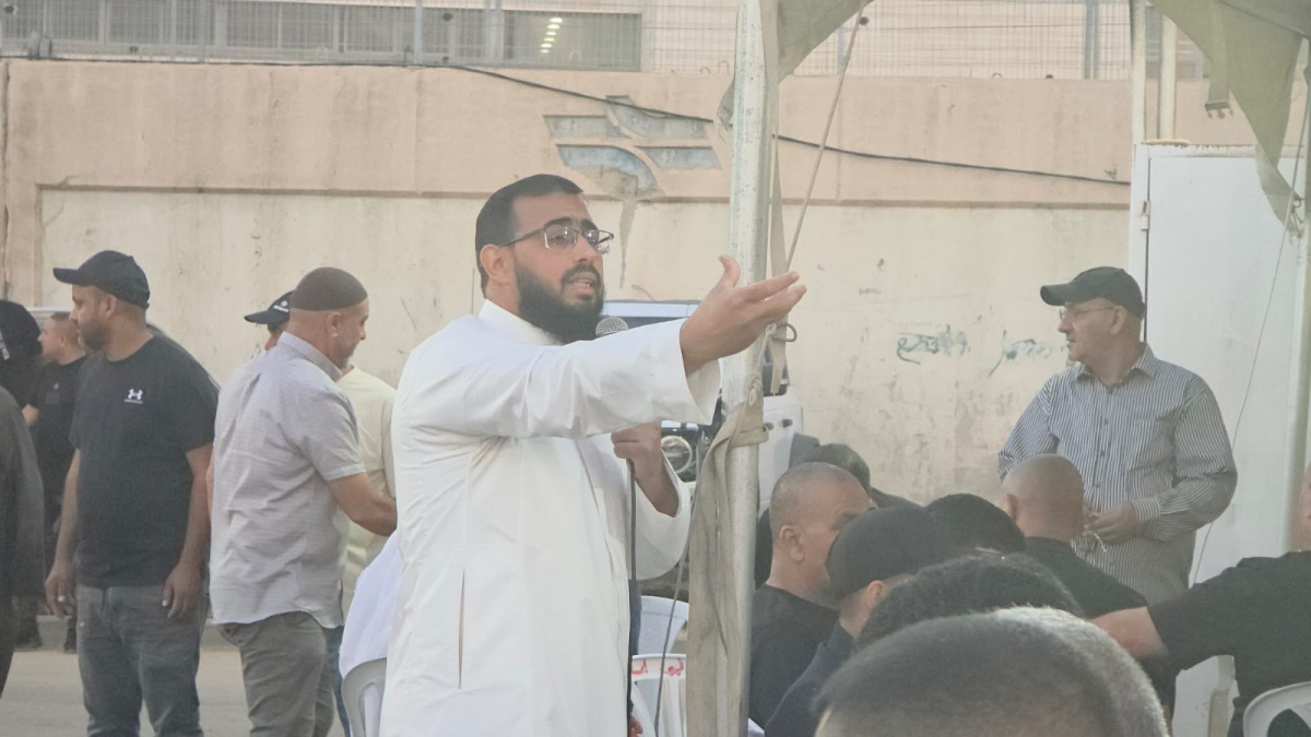 فيديو: كلمة الشيخ عبد الرحمن زبارقة في بيت عزاء الشاب حسن كمال الزبارقة