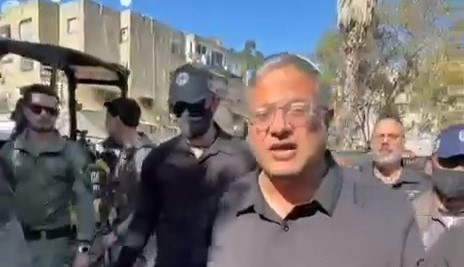 بن غفير يقتحم حي الجواريش في الرملة برفقة قوات كبيرة من...
