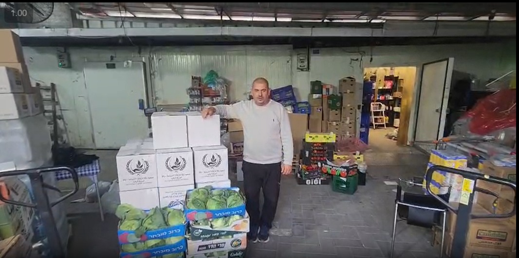 يافا: جمعية يافا تجهّز 20 كرتونة للعائلات المستورة بمباد...