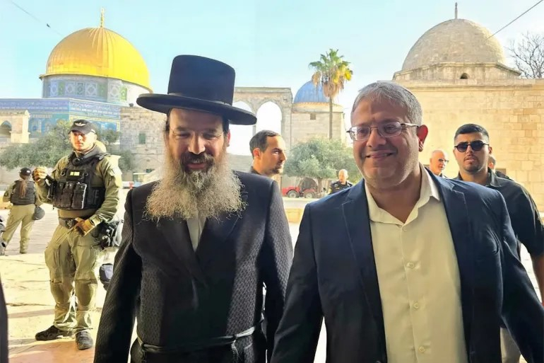 تحركات لاستبدال قيادة شرطة القدس قبل رمضان... هل يمهّد بن غفير لتصعيد بالأقصى؟