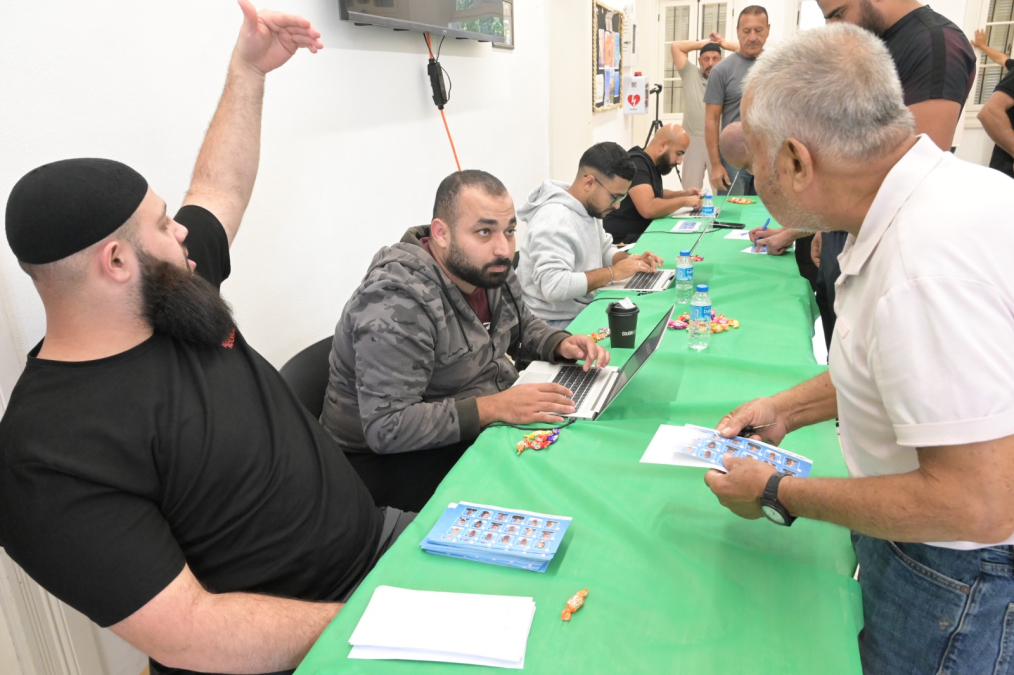 شاهد منتصف اليوم يافا : 1300 مشارك في العملية الانتخابية ...اخرجوا وصوتوا وحكموا ضمائركم