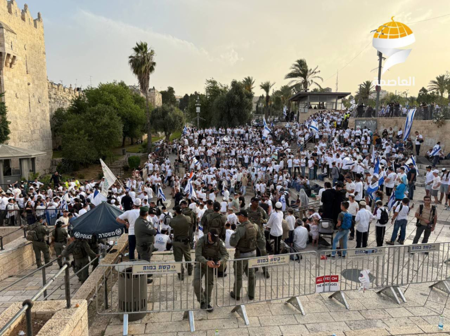 تحذيرات من اقتحامات واسعة للأقصى ورفع أعلام إسرائيل داخل...