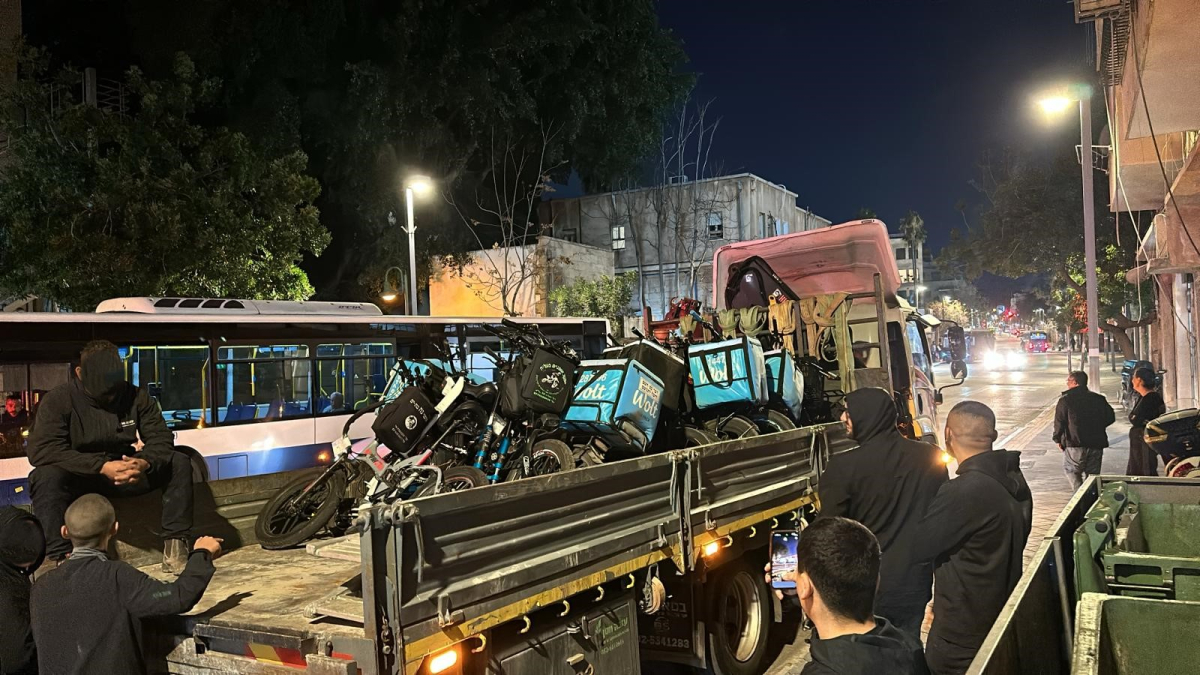 حواجز لشرطة السير في مختلف مفترقات يافا ومصادرة عشرات ال...