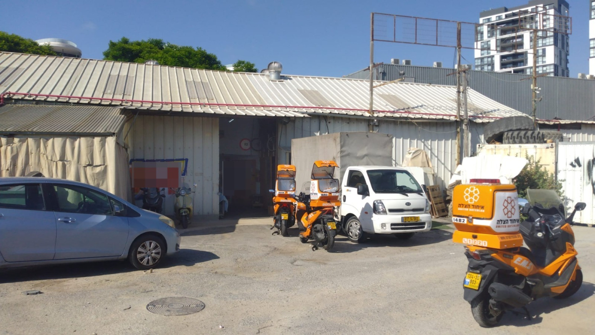 يافا: إصابة عامل ببتر 3 أصابع داخل ورشة نجارة