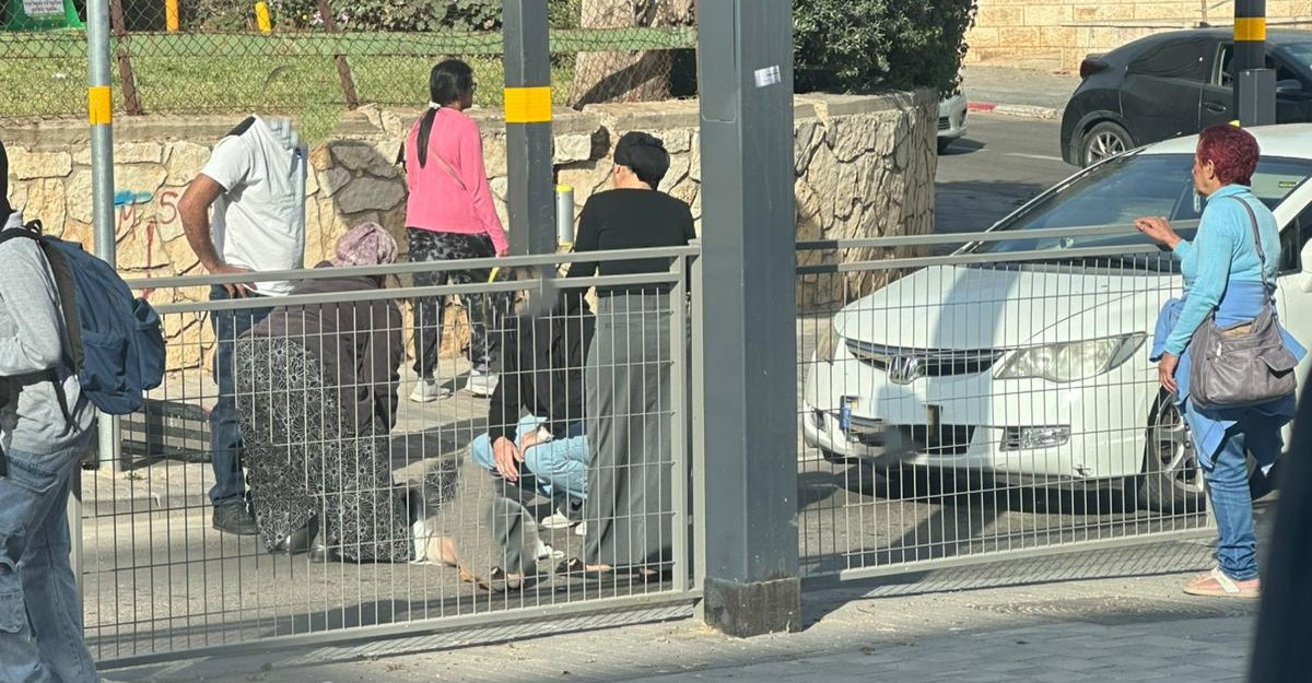 اللد: إصابة متوسطة لسيدة اثر تعرضها لحادث دهس