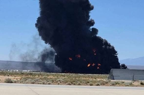 تحطم قاذفة إستراتيجية أميركية من طراز B-52 بعد إقلاعها في كاليفورنيا