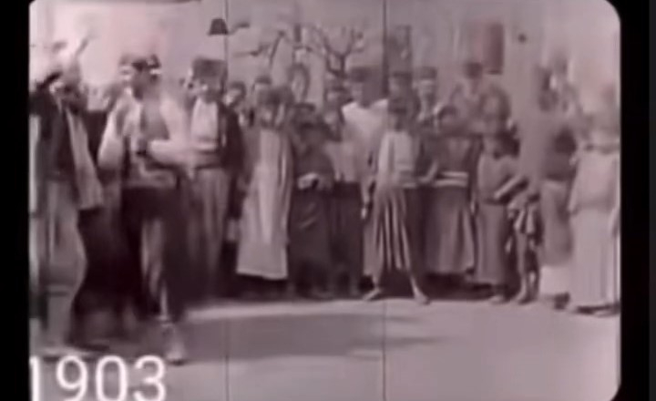 أقدم فيديو للدبكة الفلسطينية.. مشاهد نادرة من يافا عام 1...