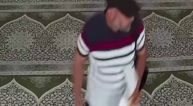 شاهد| دبورية: سرقة مسجد عمر بن الخطاب في وضح النهار