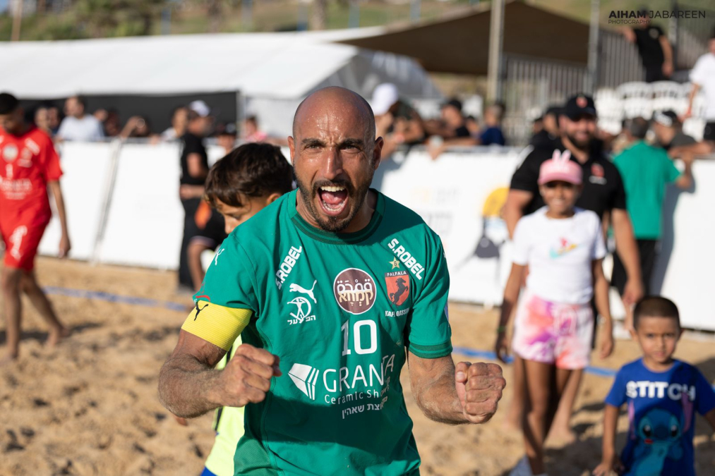 فوز فريق فلفلة كفر قاسم بدوري كرة القدم الشاطئية في البلاد