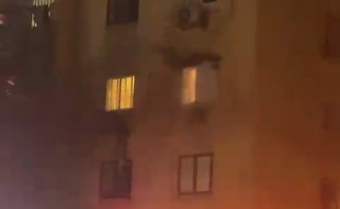 اللد: إصابة طفيفة لشخصين اثر حريق داخل شقة سكنية 